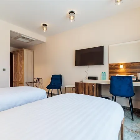 River & Hotel Calimanesti